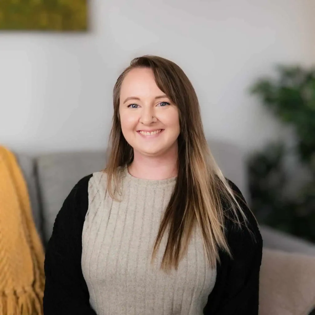 portrait of Larissa Holt