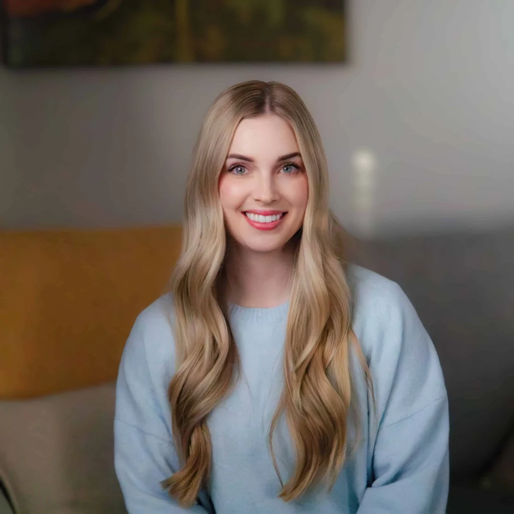 headshot of laura park